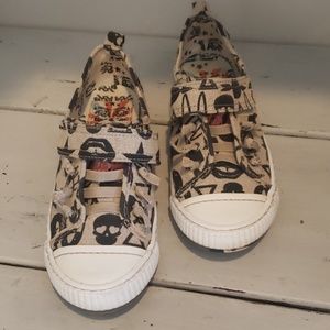 Tigerbear Republic canvas tan and black slip ons